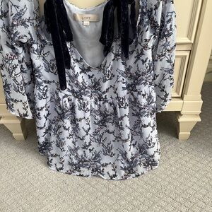 Loft chiffon blue floral cold shoulder blouse w/velvet straps, bell sleeves.